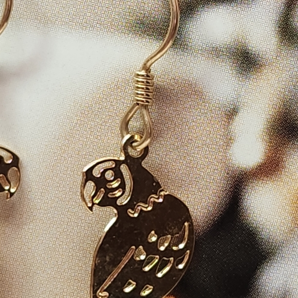 #2436, SIGNED WILD BRYDE PARROT EARRINGS GOLD TONE - Picture 5 of 6